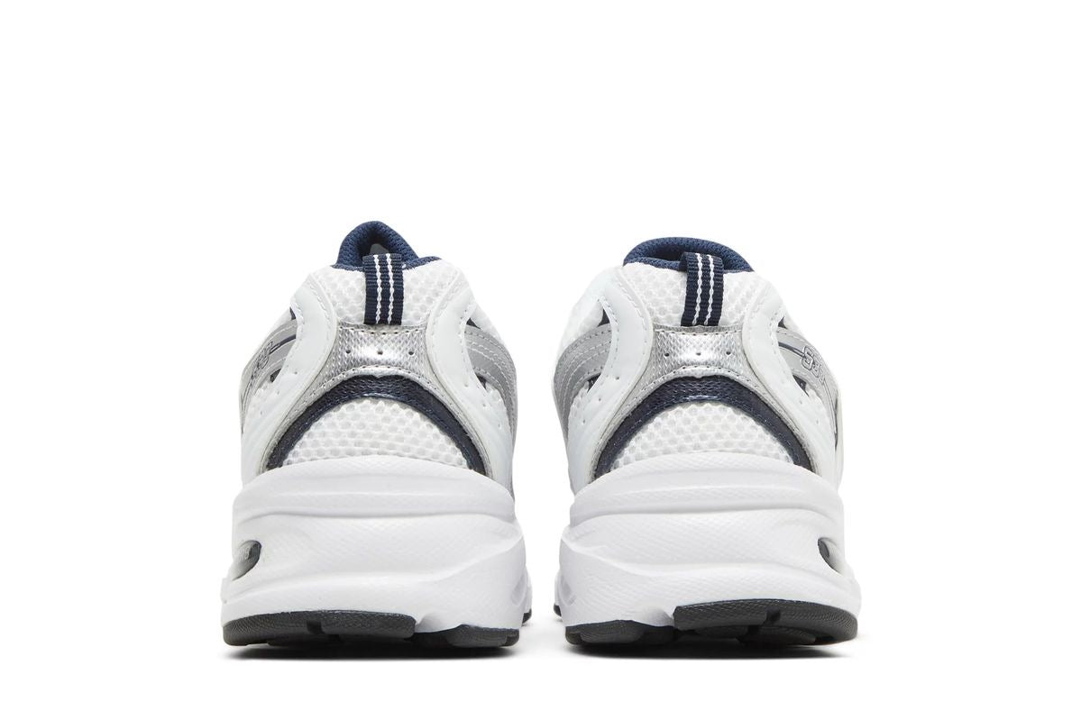 New Balance 530 White
Silver Navy